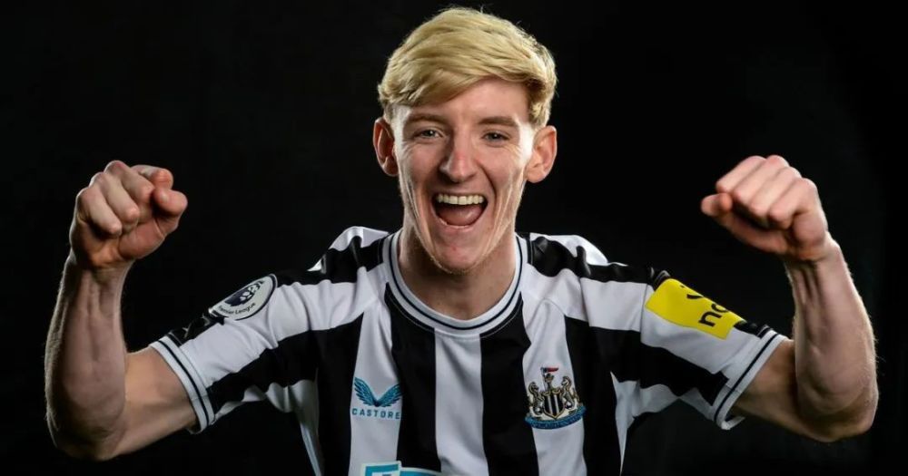 抓男友的女刑警